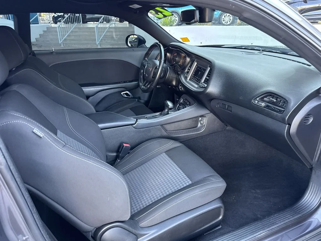 Used 2023 Gray Dodge SXT image 29