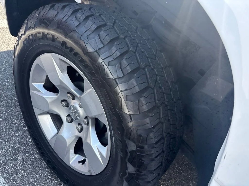 Used 2019 White Ram Big Horn/Lone Star image 13
