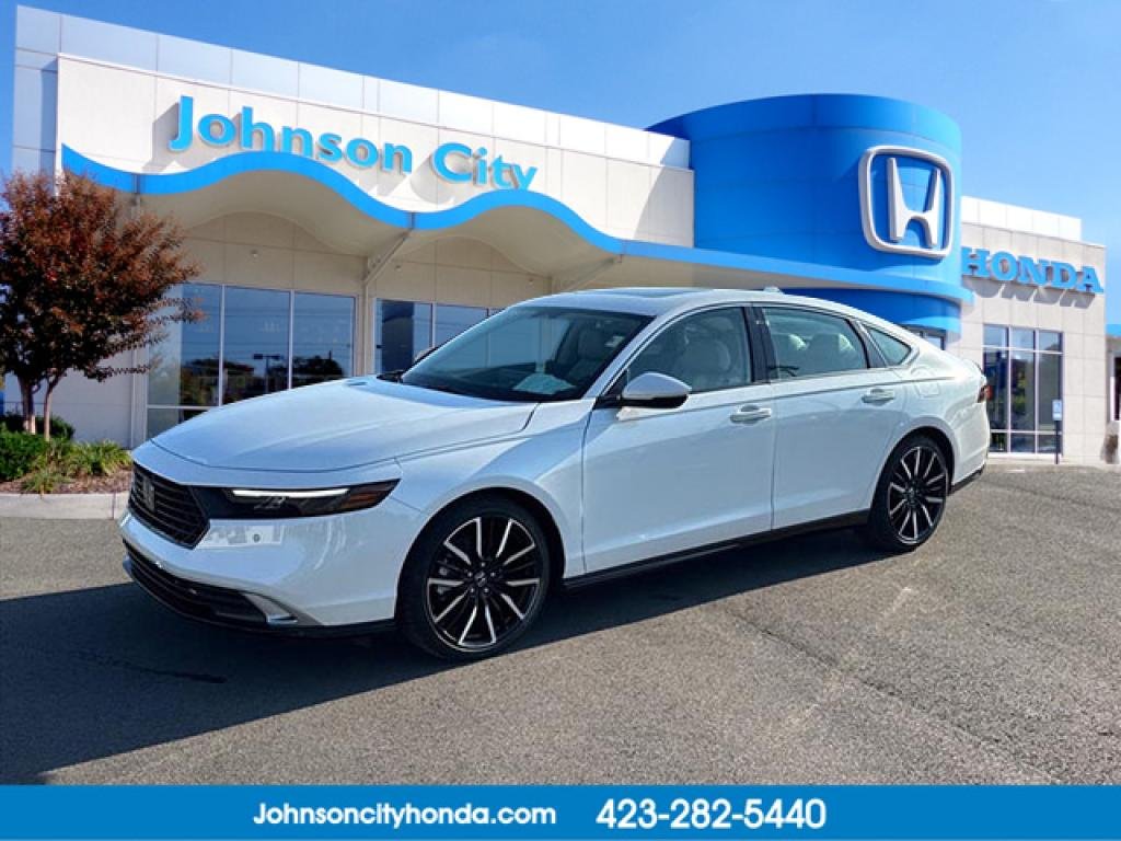 Used 2023 Platinum White Pearl Honda Touring image 1