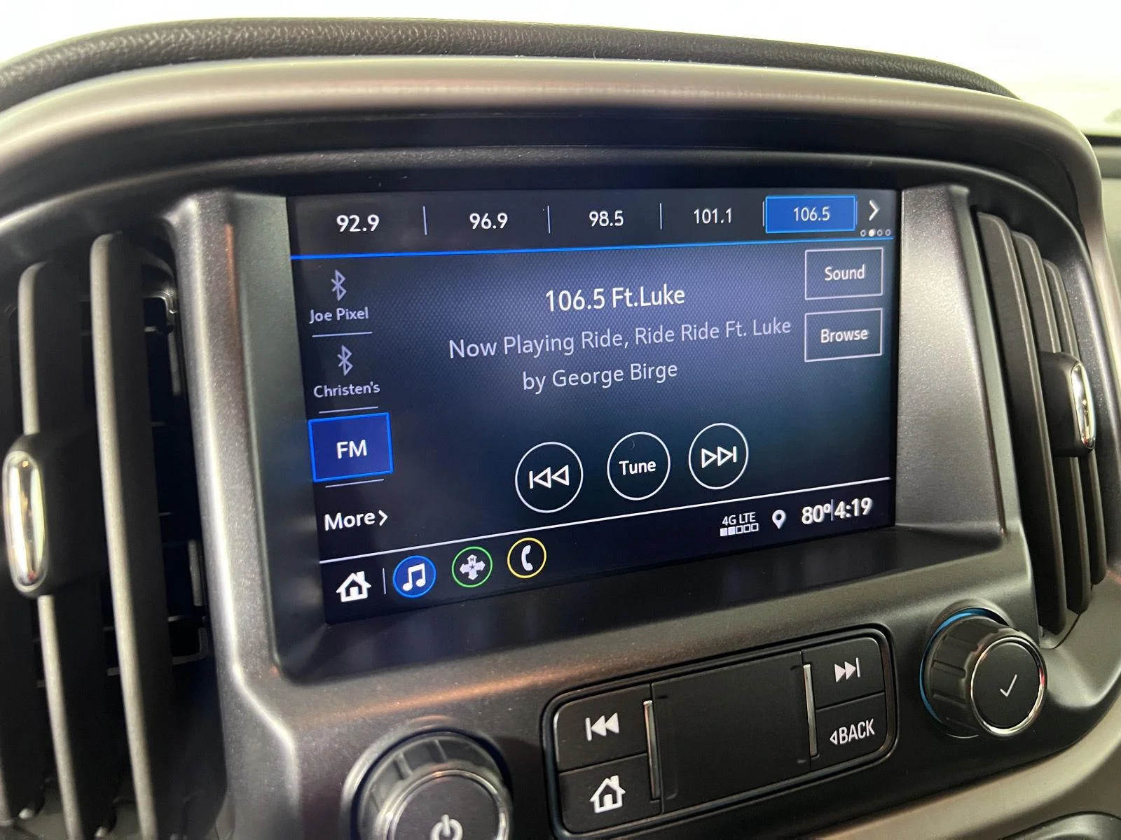Used 2021 Satin Steel Metallic GMC 4WD AT4 w/Cloth image 17
