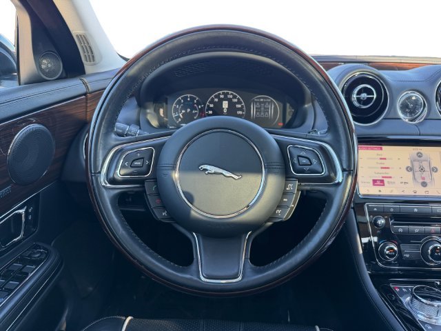 Used 2019 Santorini Black Metallic Jaguar R-Sport image 13