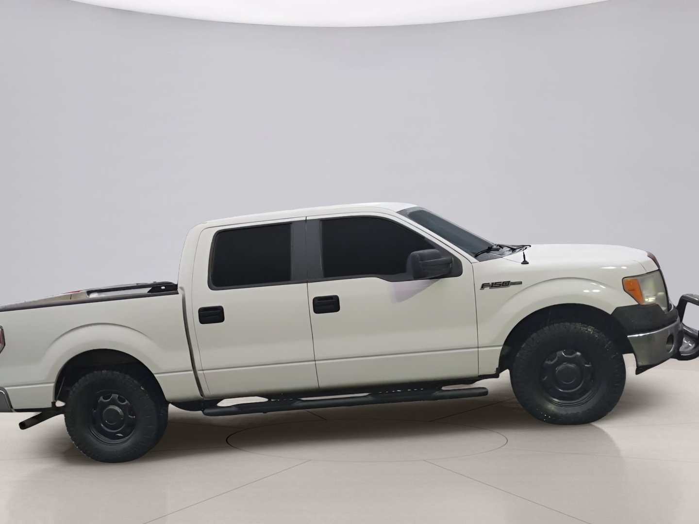 Used 2013 White Ford SUPER CREW image 8