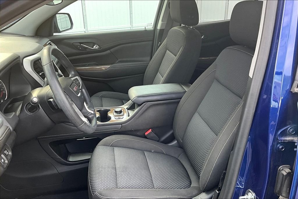 Used 2023 Ultra Blue Metallic GMC SLE image 10