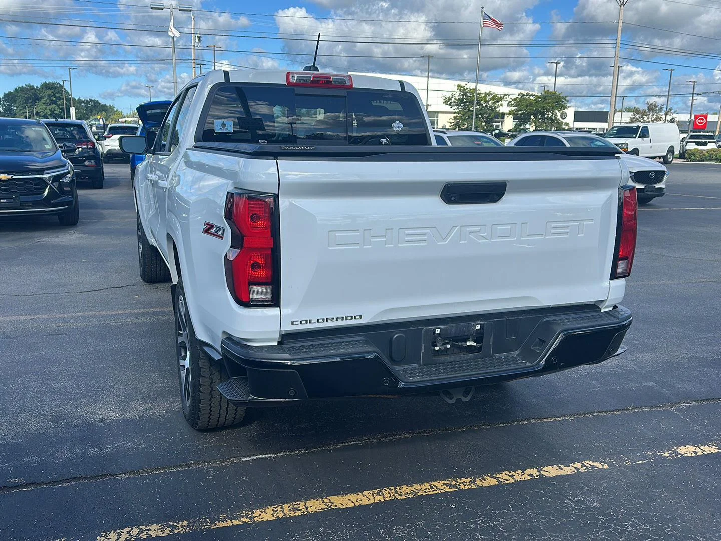 Used 2023 Summit White Chevrolet 4WD Z71 image 4