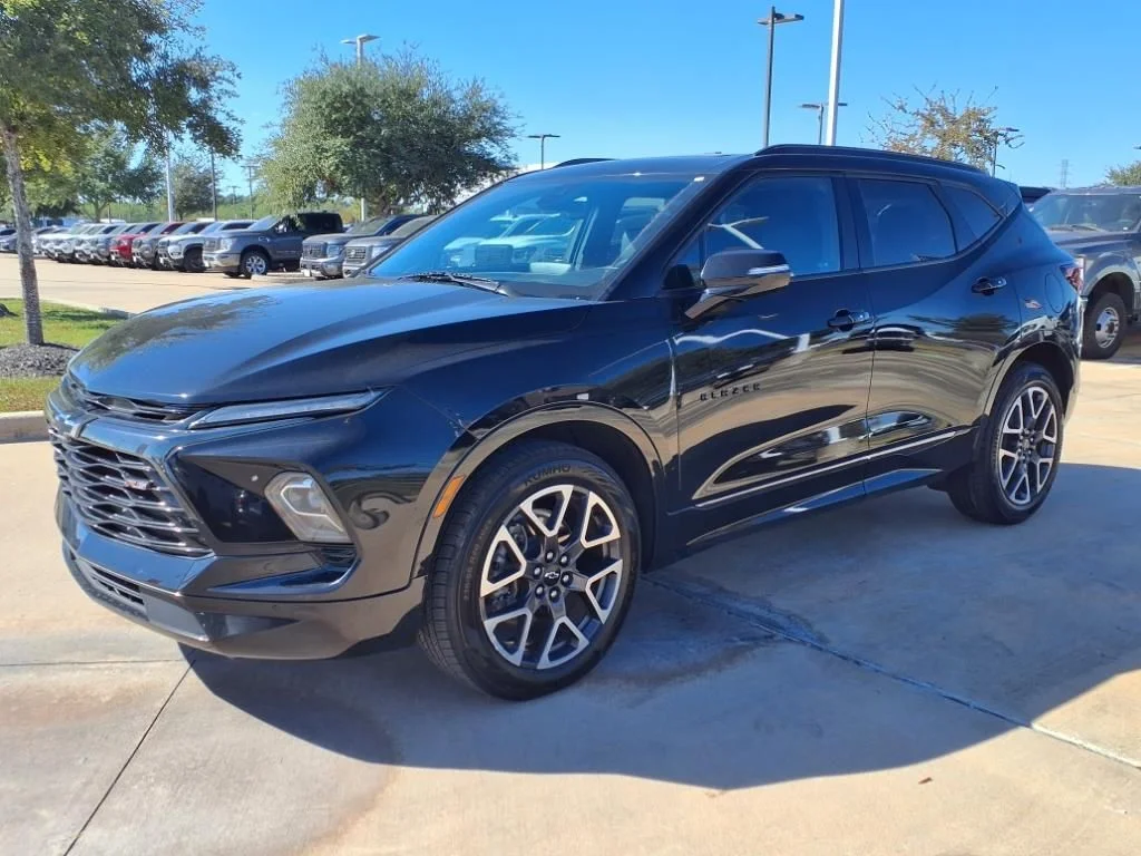 Used 2023 Black Chevrolet RS image 20