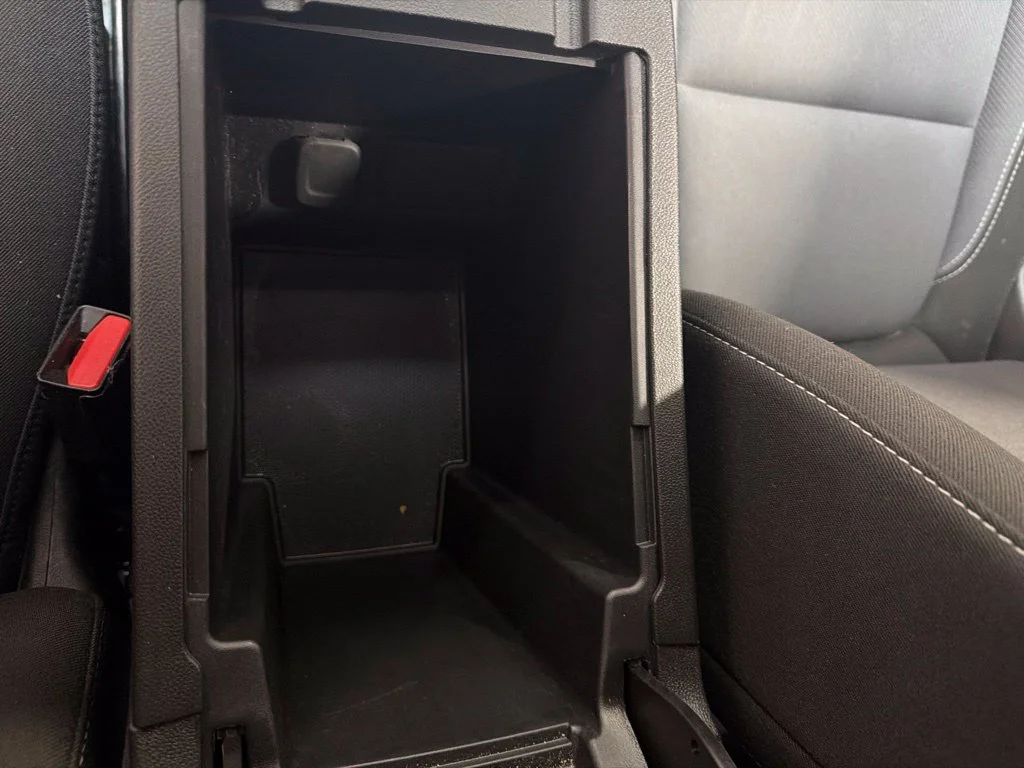 Used 2025 Summit White Chevrolet LT image 21