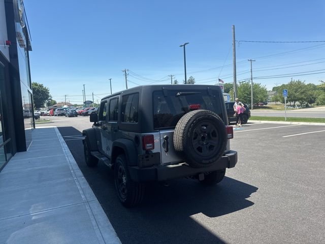 Used 2016 Silver Jeep Unlimited Sport image 5