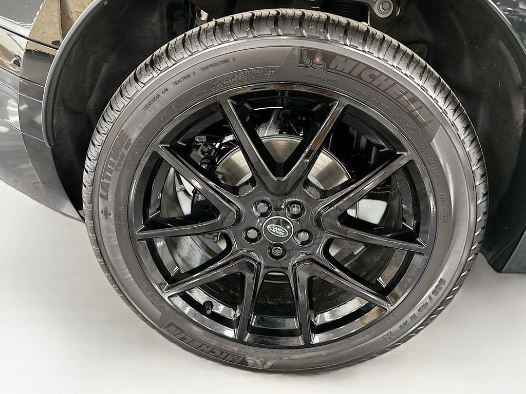 Certified Used 2026 Santorini Black Metallic Land Rover Dynamic SE image 33