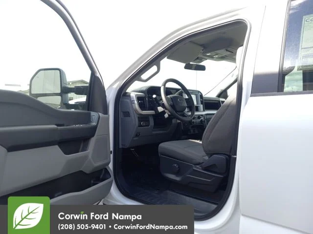 New 2026 Oxford White Ford XL image 9