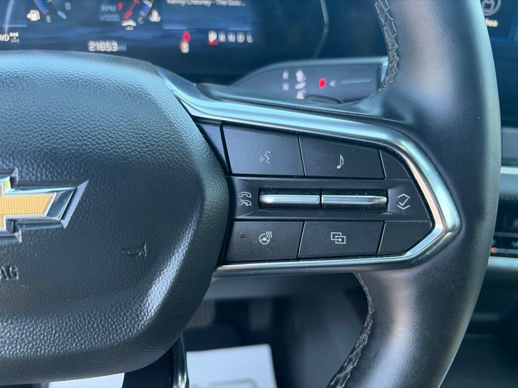 Used 2026 Mosaic Black Metallic Chevrolet LT image 22