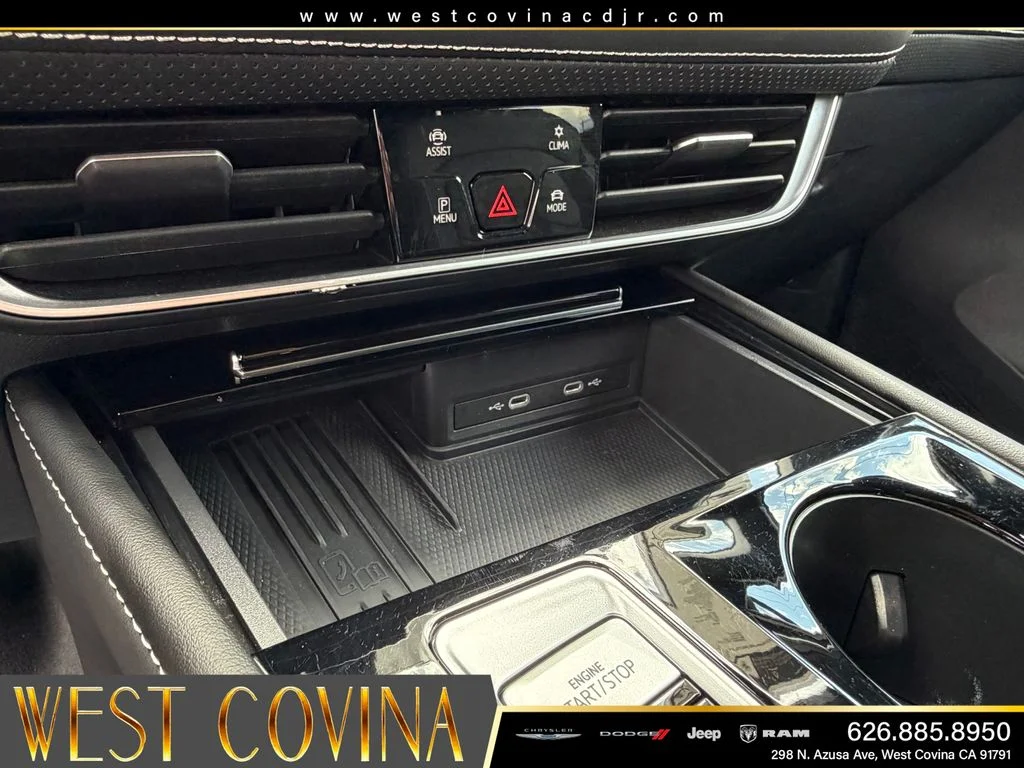 Used 2025 Black Volkswagen 2.0T SE w/Technology image 25