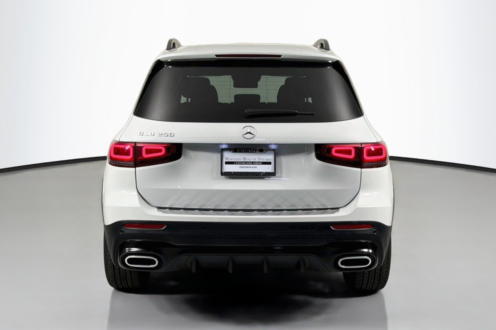 Used 2023 Digital White Metallic Mercedes-Benz 250 image 4