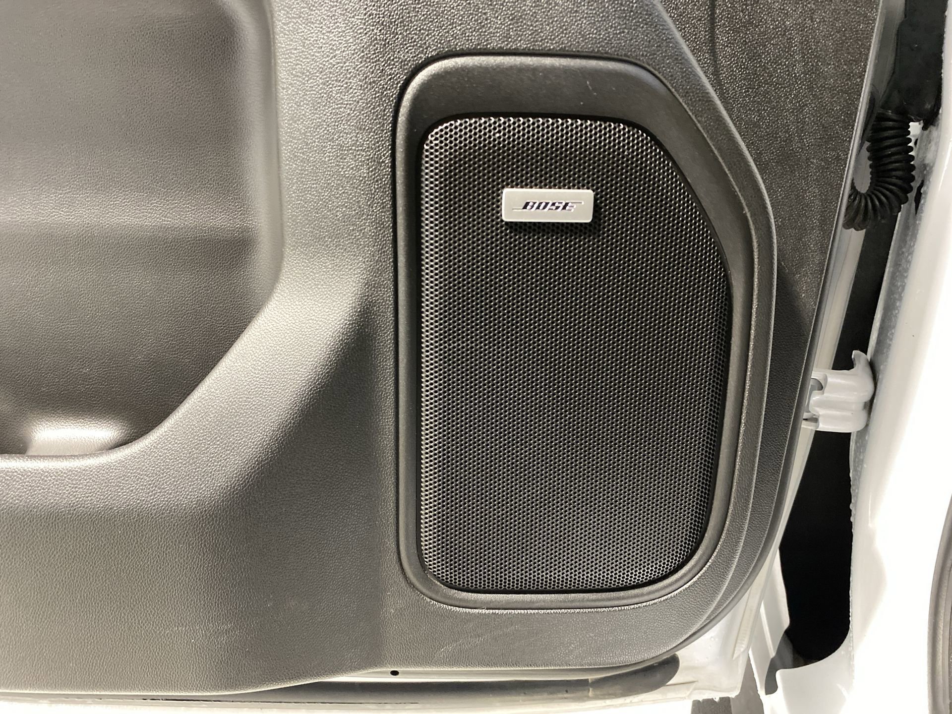Used 2022 Iridescent Pearl Tricoat Chevrolet High Country image 23
