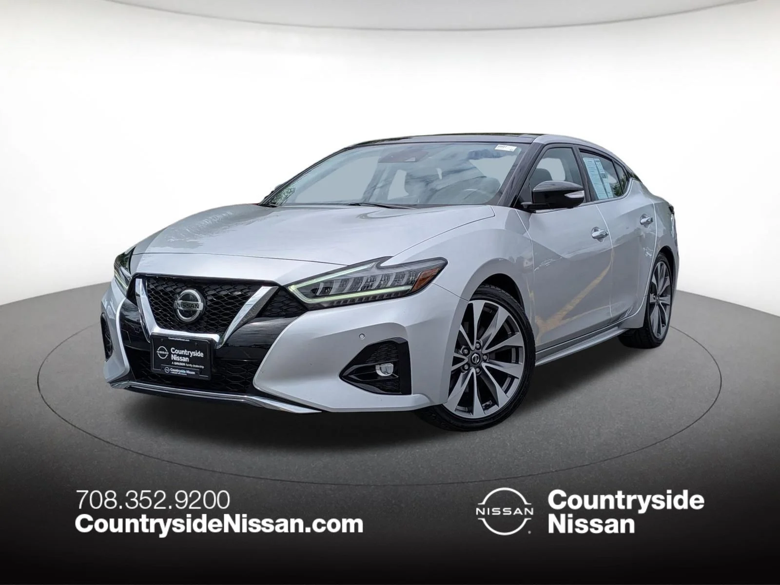 2022 Nissan Maxima Platinum's photo