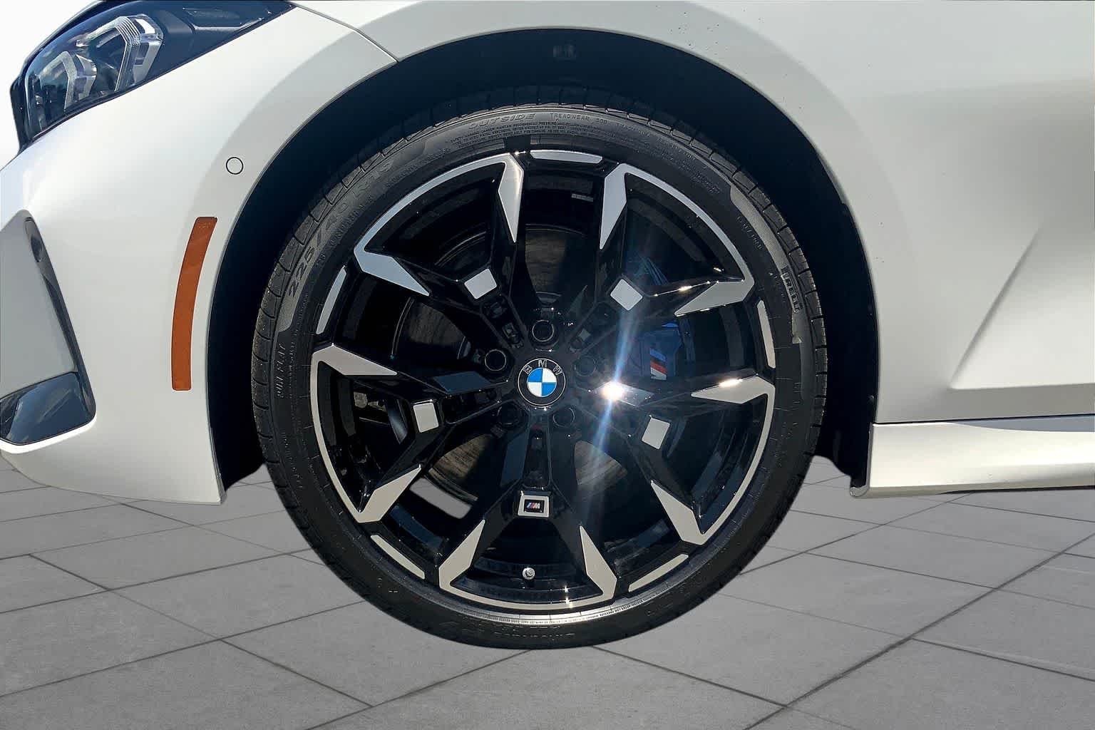 2025 BMW 3 Series 330i - Photo 11