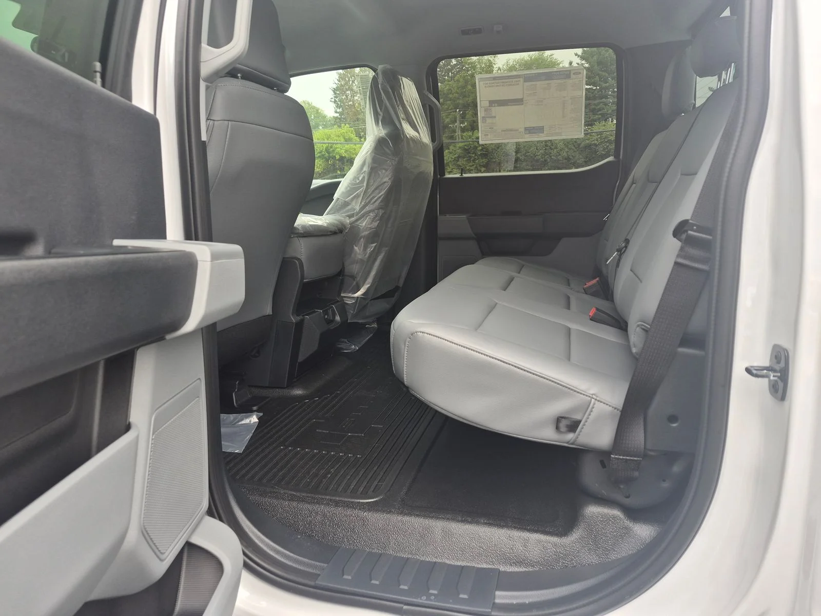 New 2027 Oxford White Ford XL SERVICE BODY image 10
