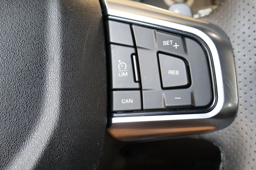 Used 2017 Indus Silver Metallic Land Rover HSE image 20