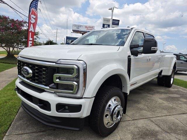 New 2026 Star White Metallic Tri-Coat Ford F-450® Platinum® image 9