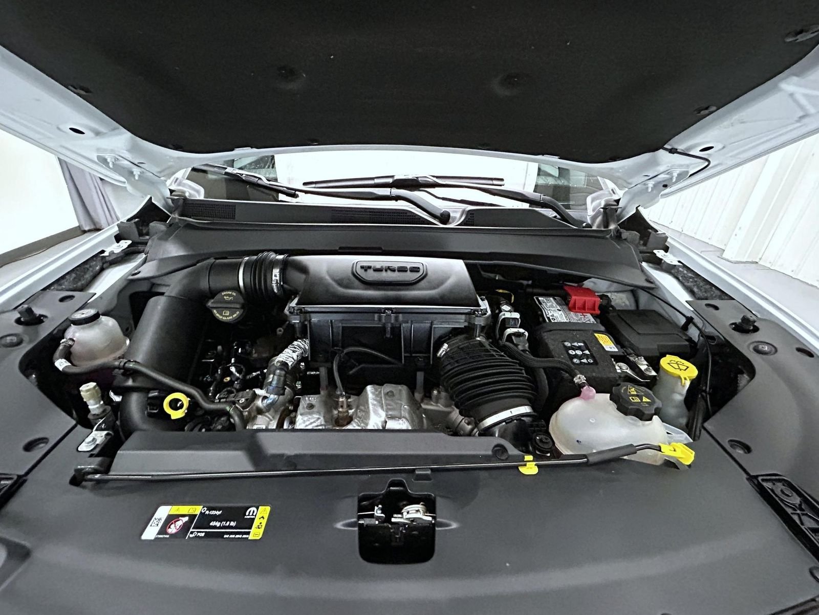 Used 2023 White Jeep Latitude image 24