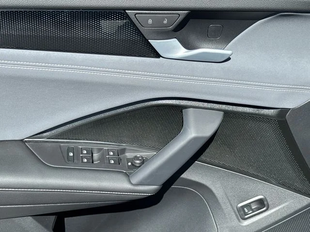 New 2026 Pure White Volkswagen 2.0T SE image 38