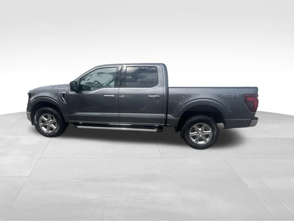 Used 2025 Gray Ford XLT image 3