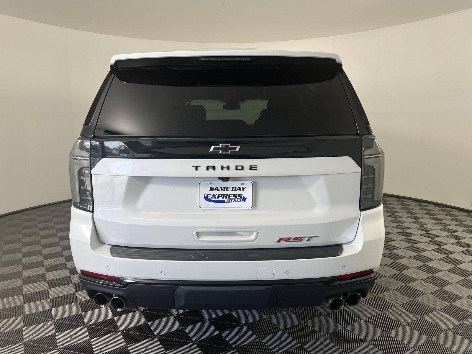 Used 2025 Pearl Chevrolet RST image 31