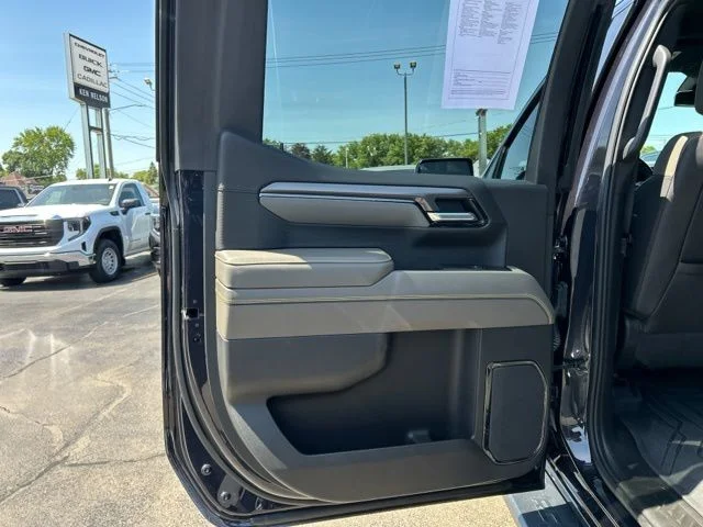 Used 2022 Ash Chevrolet ZR2 image 19
