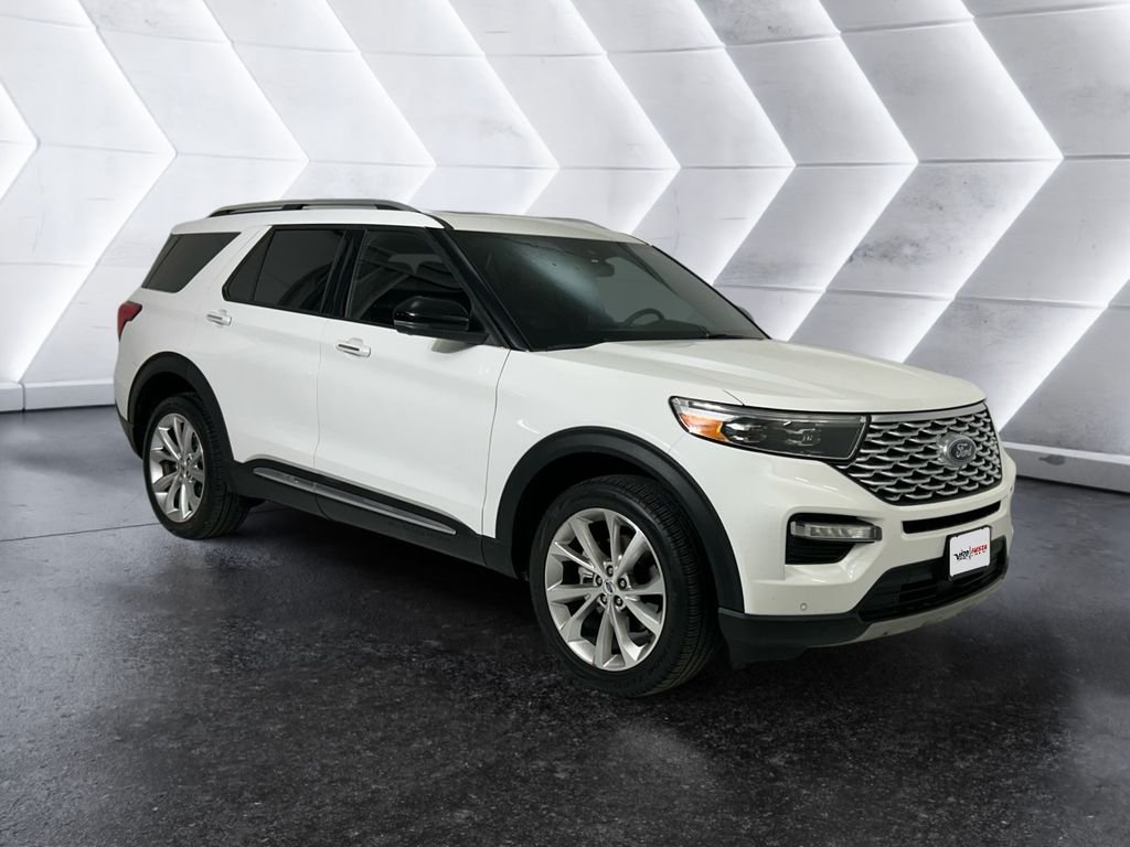 Used 2023 White Ford Platinum image 1