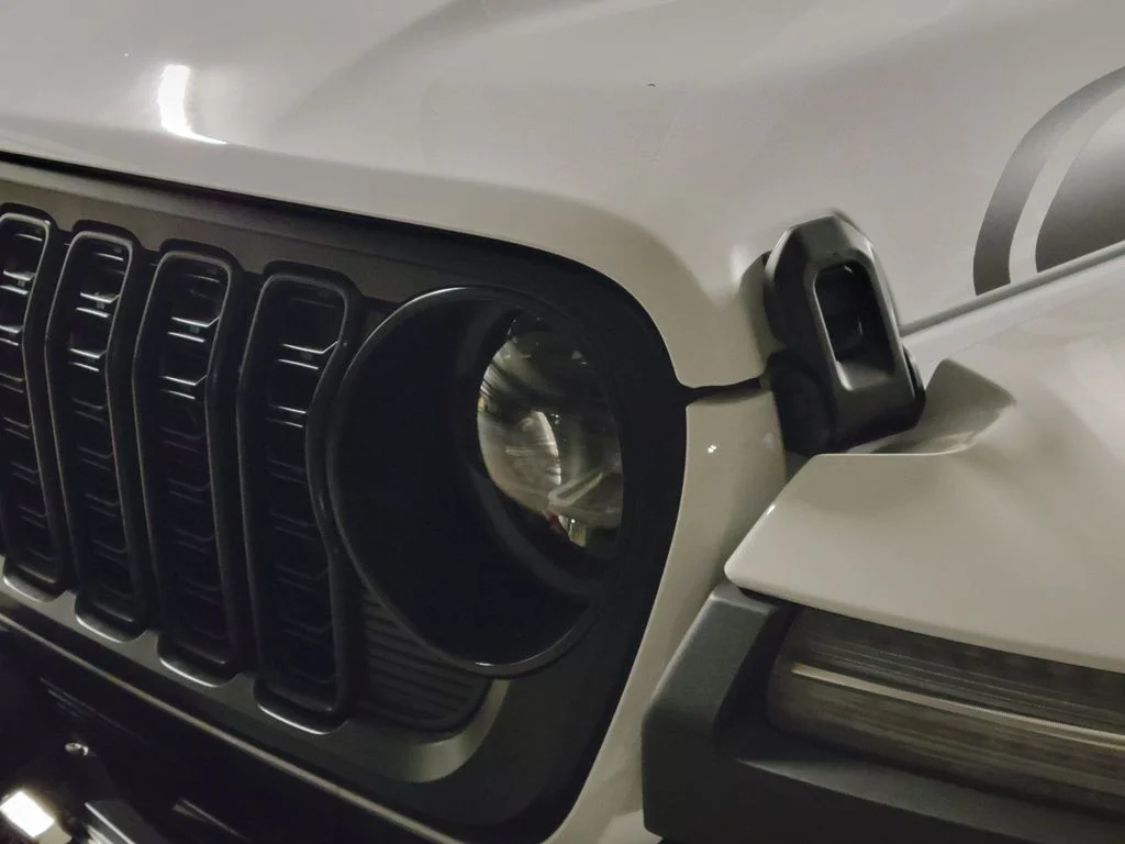 New 2026 Bright White Clear-Coat Exterior Paint Jeep Shadow Ops image 22