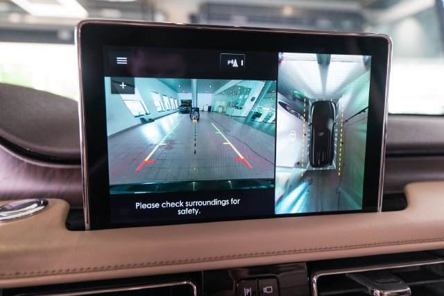 Used 2022 Blue Lincoln Grand Touring image 32