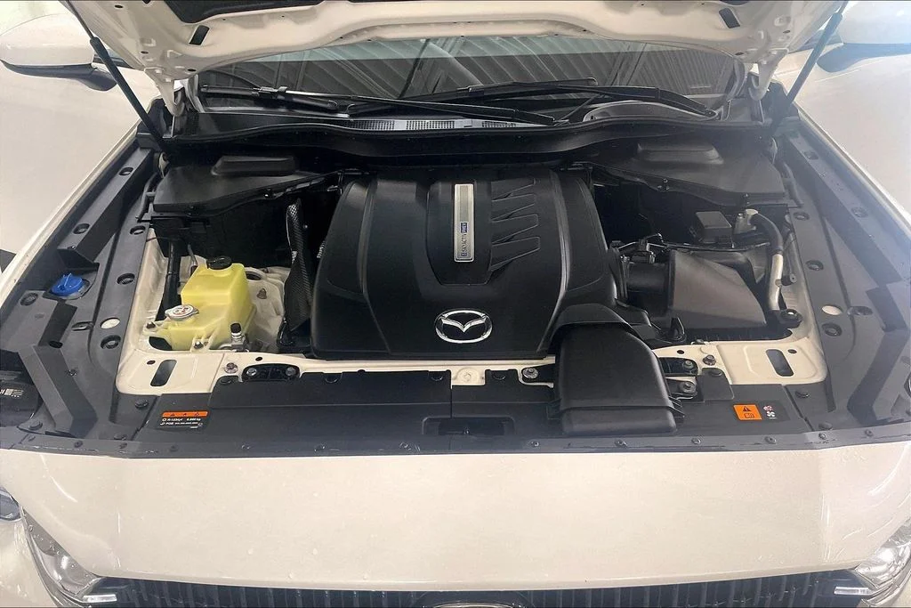 Used 2024 White Mazda Preferred image 9