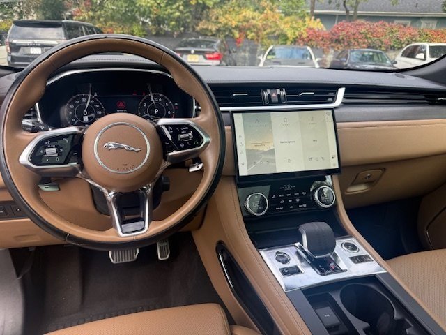 2021 Jaguar F-PACE P250 S photo 3