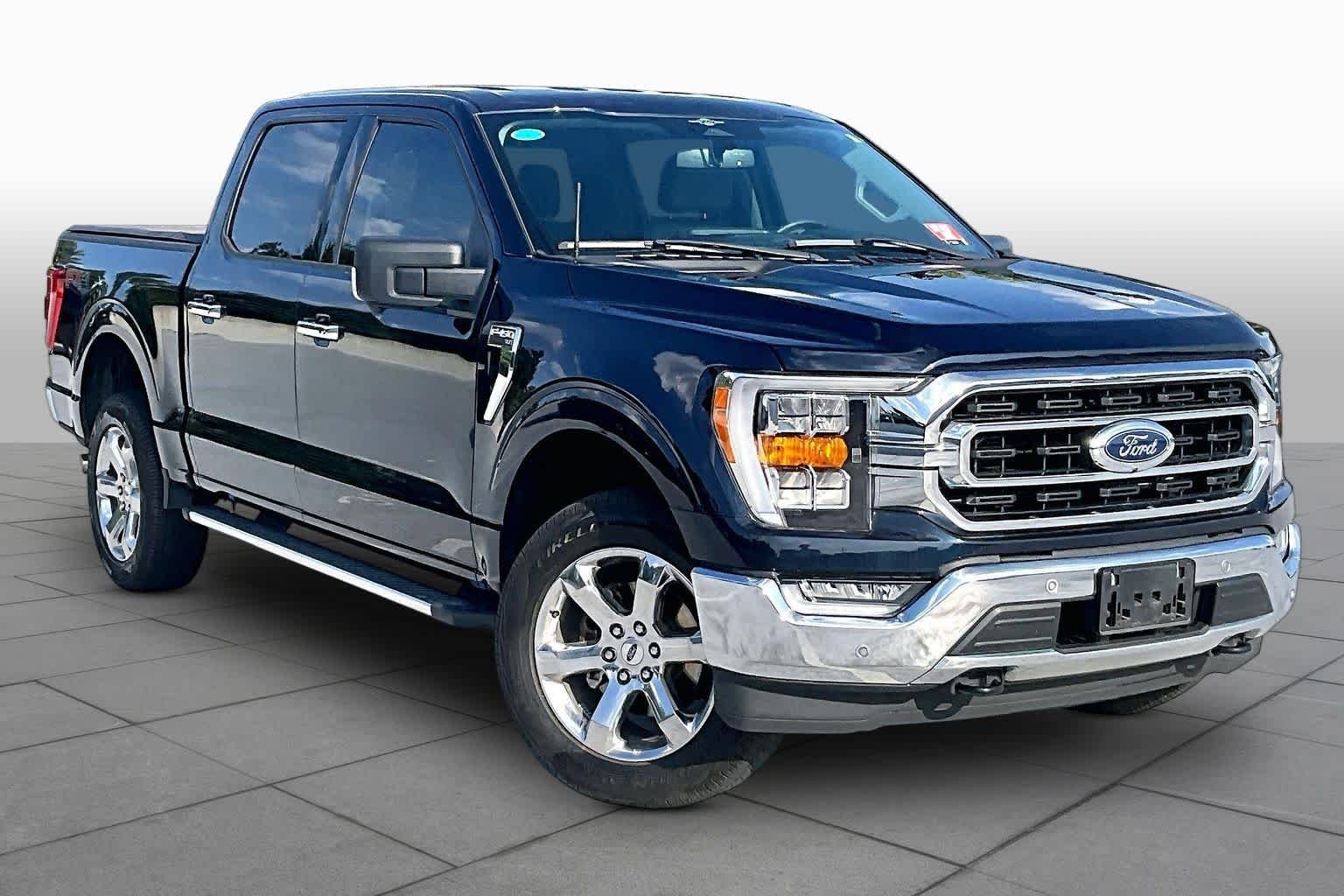 Used 2023 Antimatter Blue Metallic Ford XLT image 3