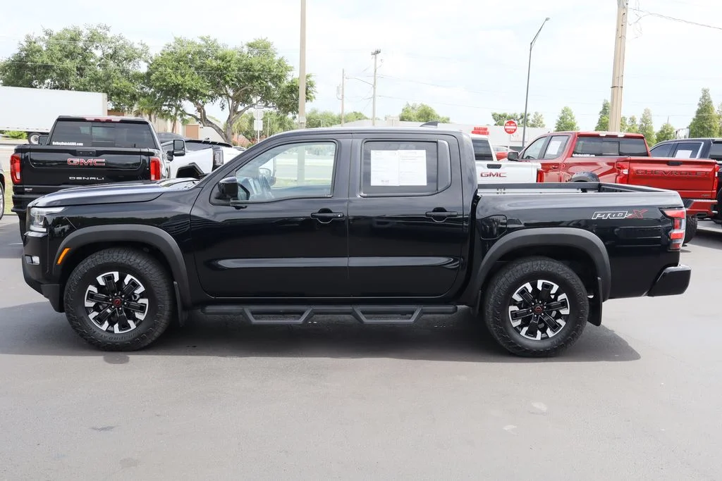 Used 2022 Black Nissan PRO-X image 6