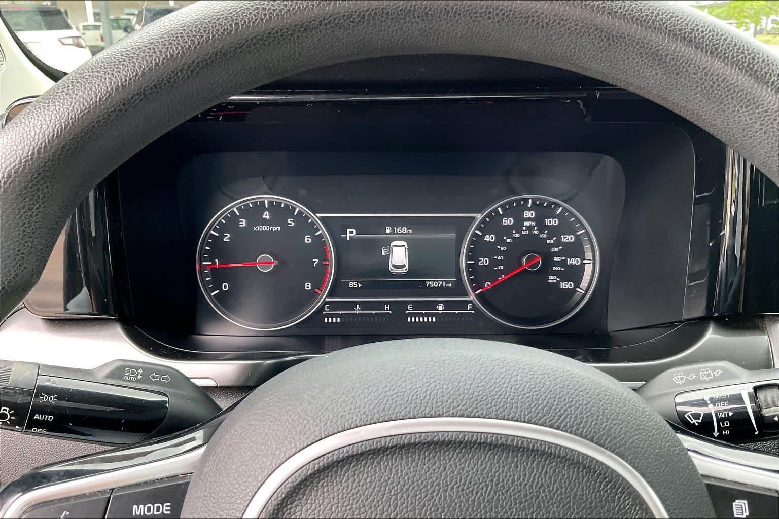 Used 2021 Everlasting Silver Kia LX image 25