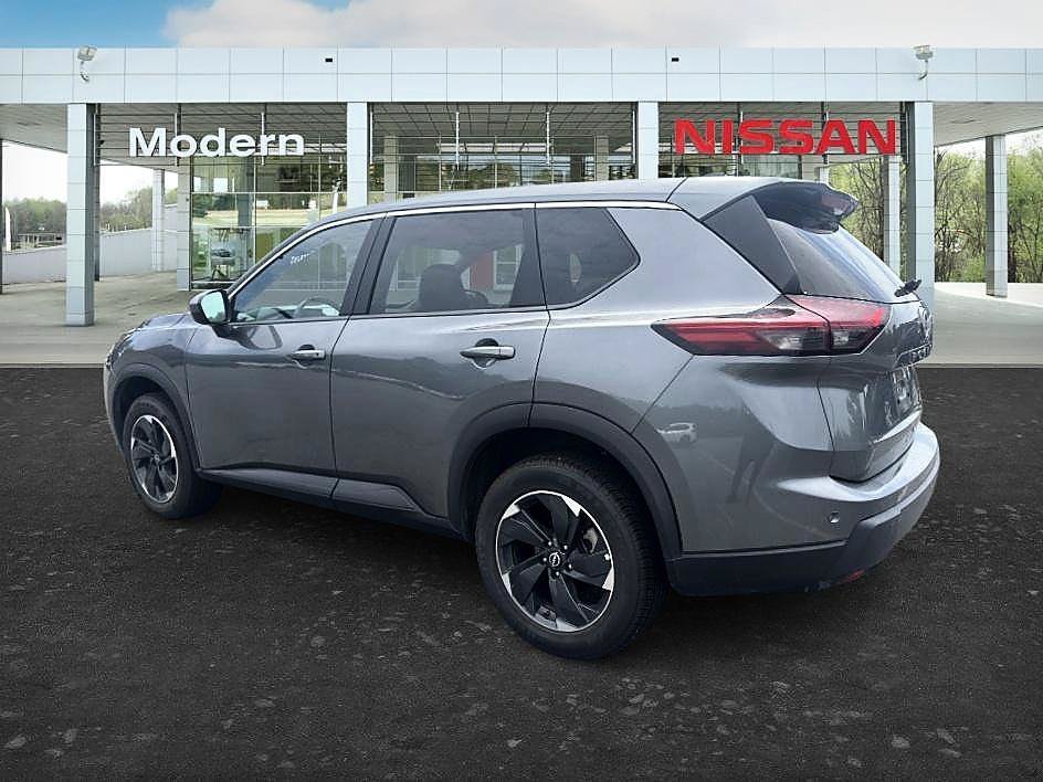 Used 2025 Gun Metallic Nissan SV image 3