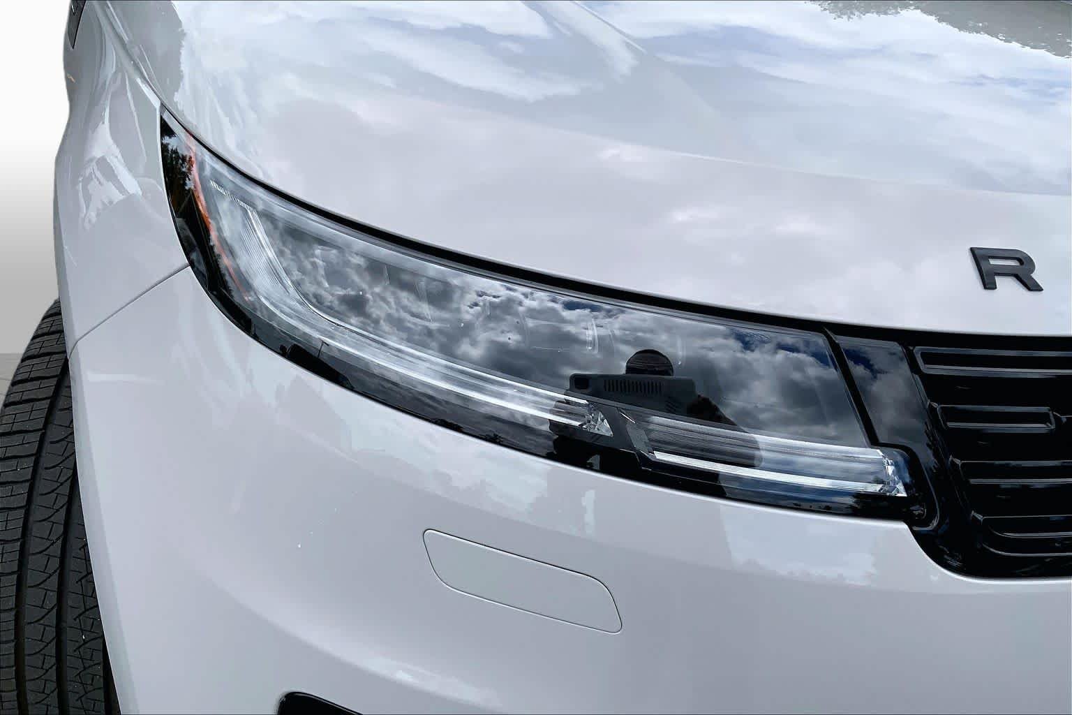 New 2026 Borasco Grey Land Rover Dynamic SE image 14