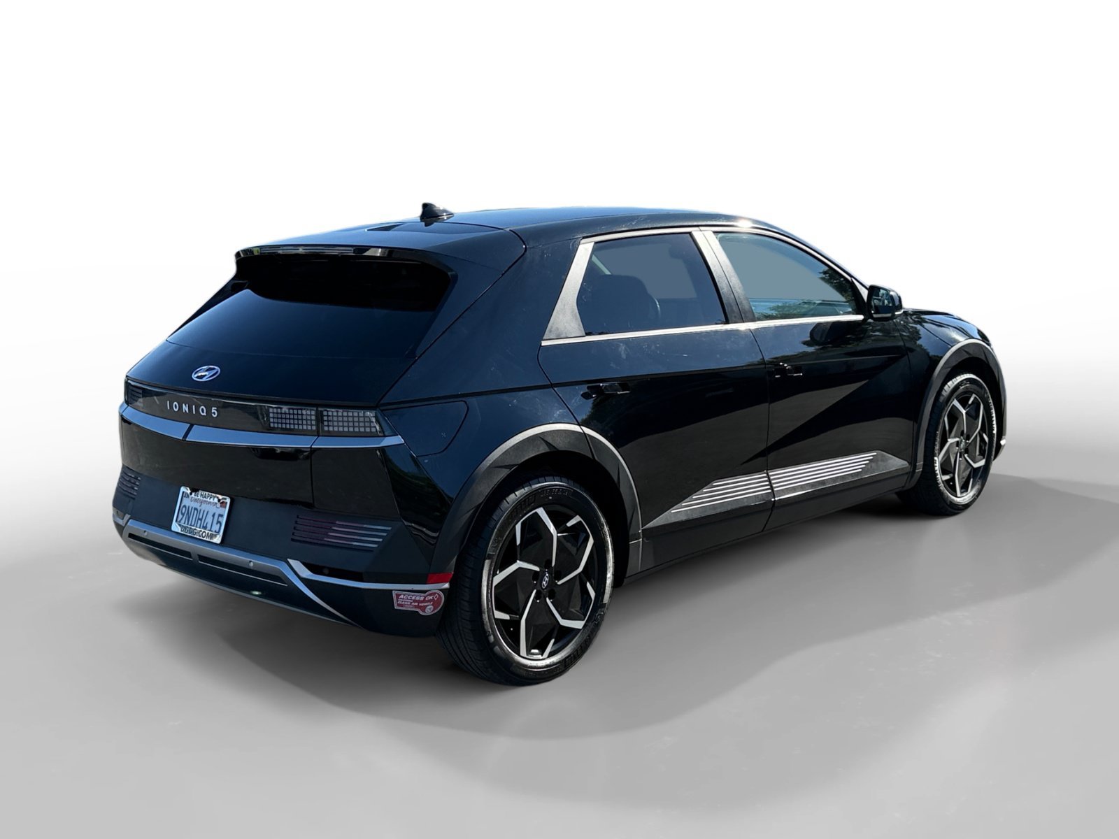 Used 2024 Abyss Black Hyundai SEL image 5