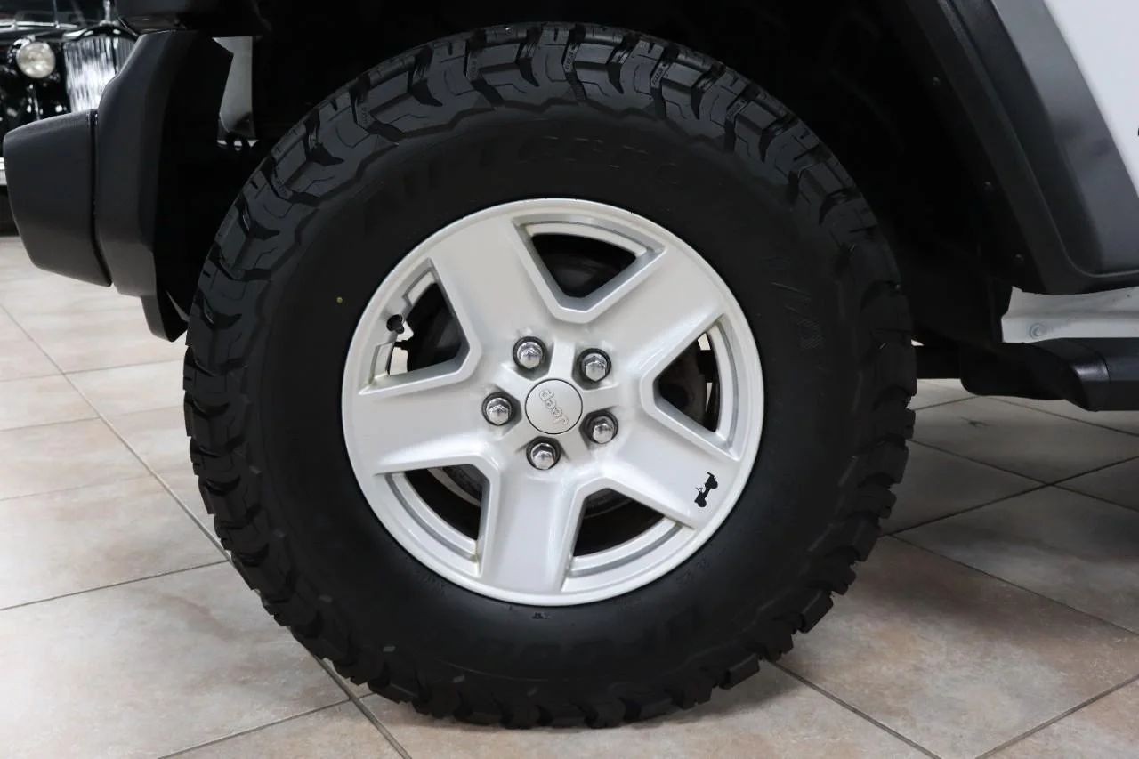 Used 2020 Bright White Clear Coat Jeep Sport S image 33