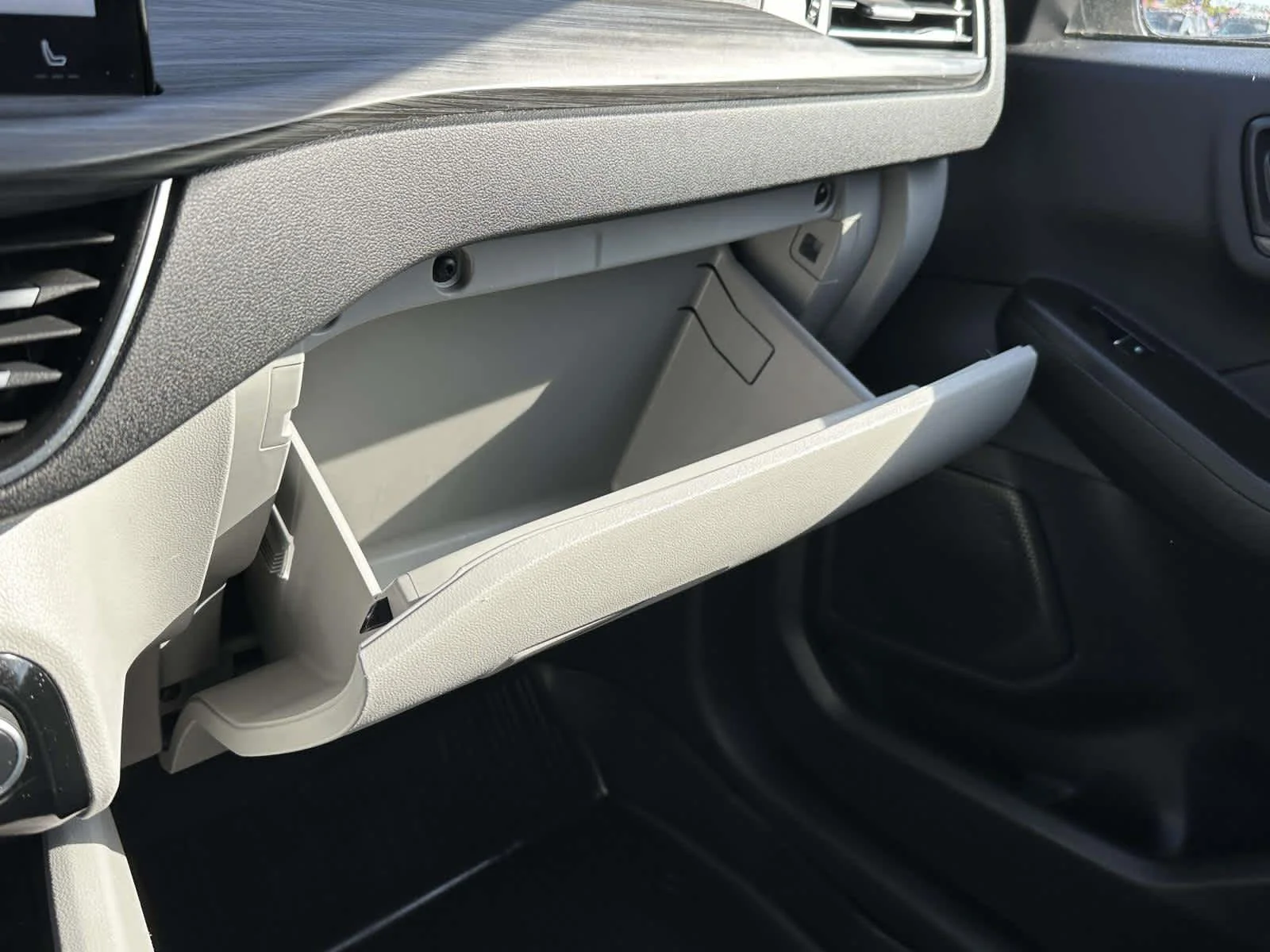 Used 2023 Carbonized Gray Metallic Ford Platinum image 40
