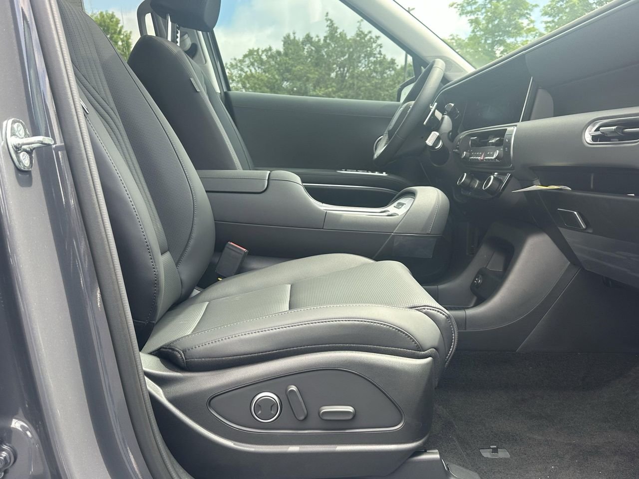 New 2026 Ecotronic Gray Pearl Hyundai SEL Premium 7P image 13