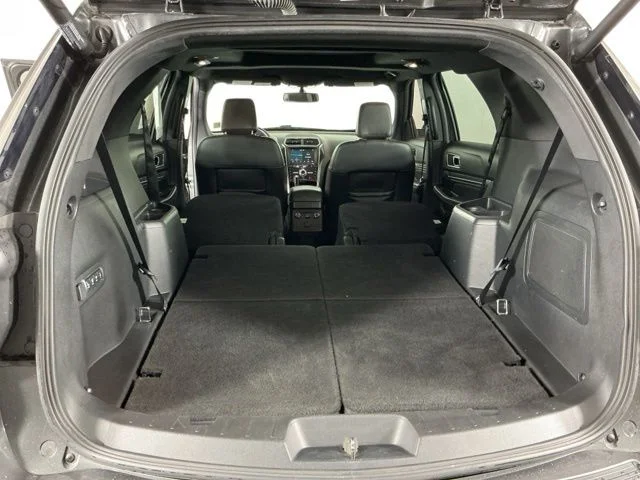 Used 2018 Gray Ford Sport image 32