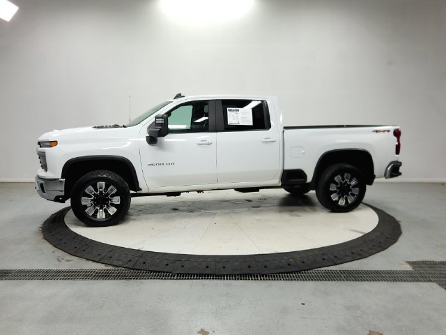 Used 2024 White Chevrolet LT image 5