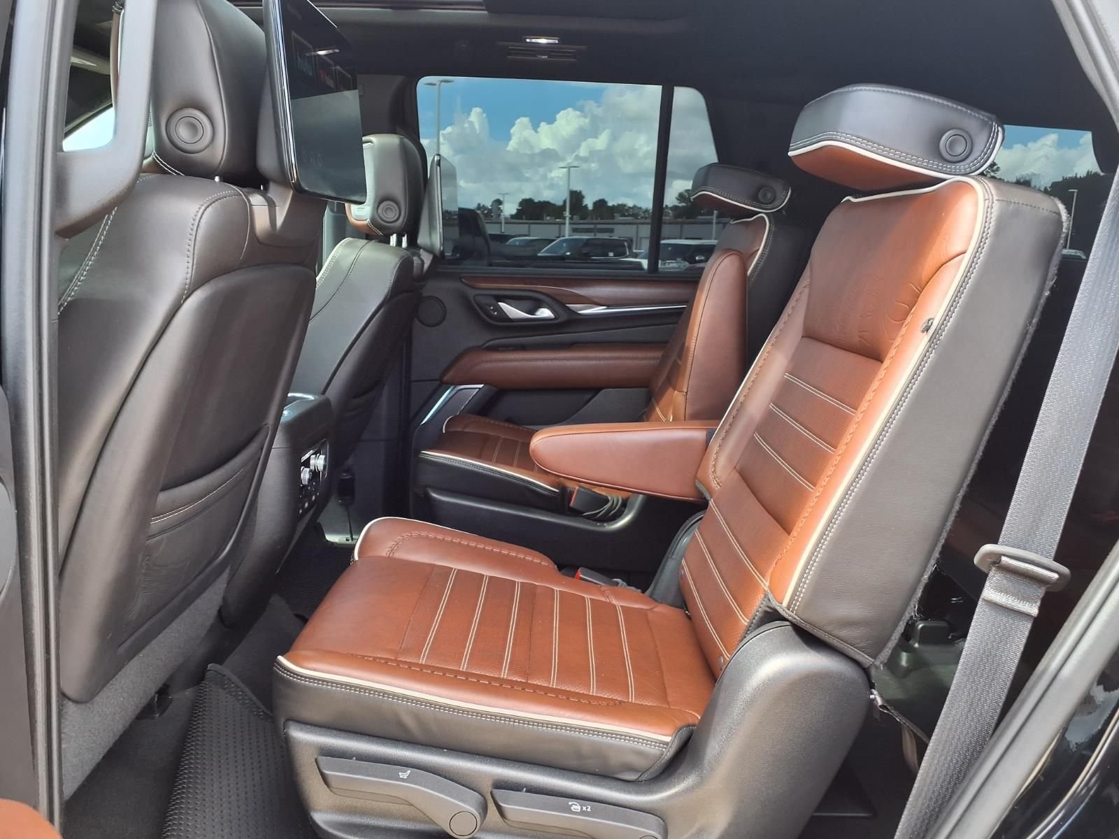 Used 2023 Onyx Black GMC Denali Ultimate image 18