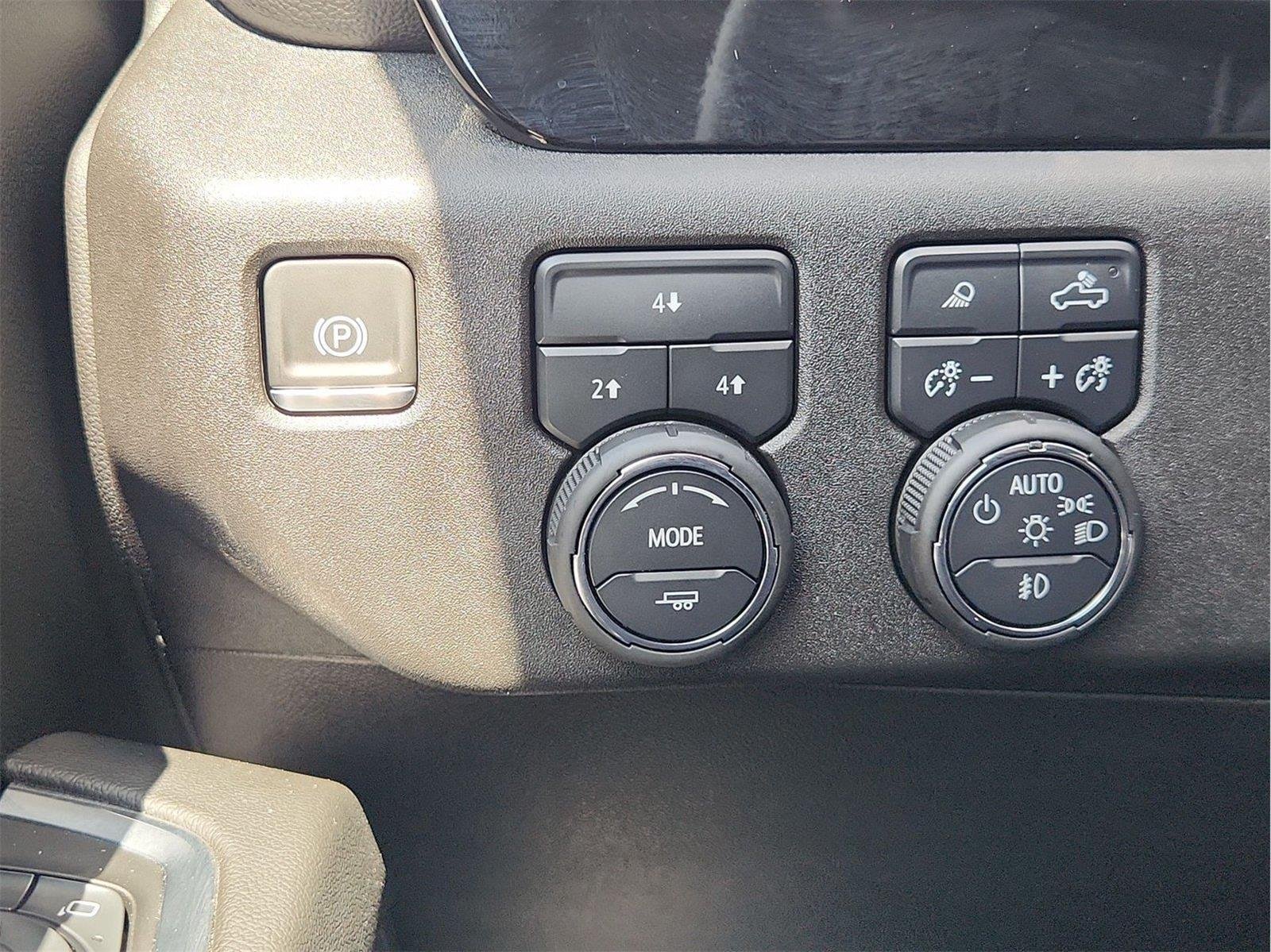 2025 Chevrolet Silverado 2500 HD photo 18 of 33
