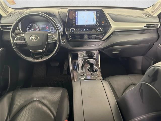 Certified Used 2020 CELESTIAL SILVER METALLIC Toyota  image 25