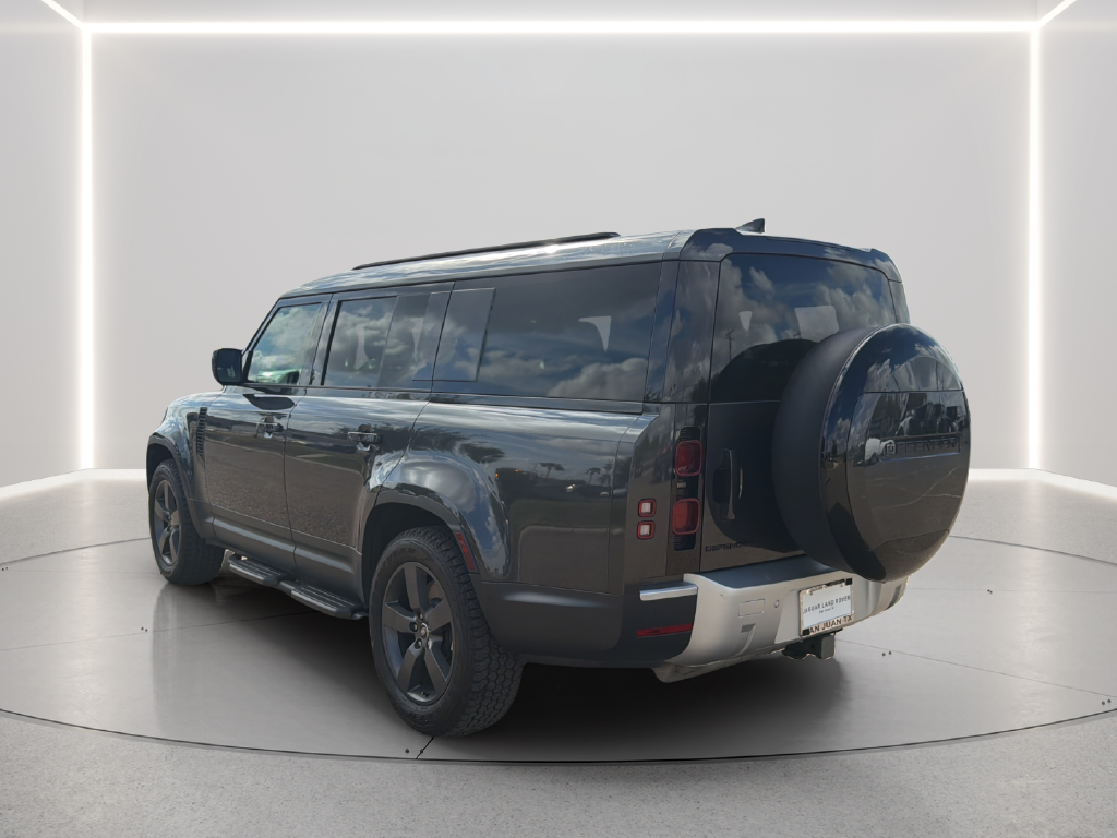 Used 2025 Gray Land Rover S image 15