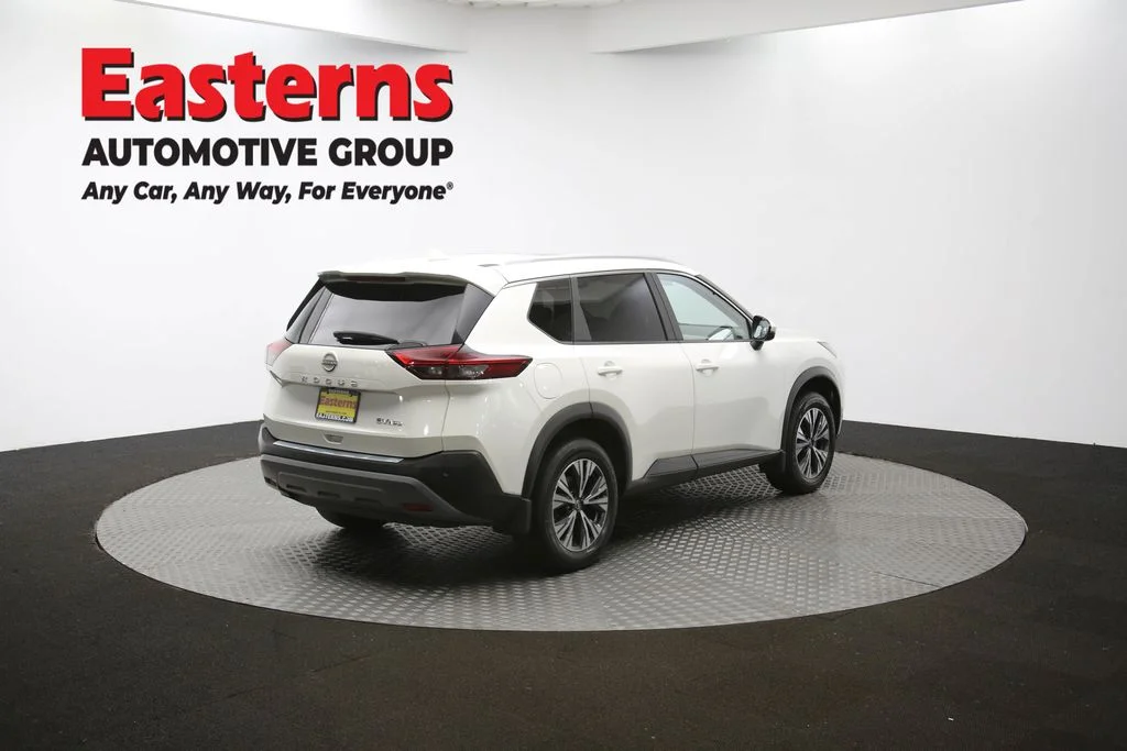 Used 2022 White Nissan SV image 42