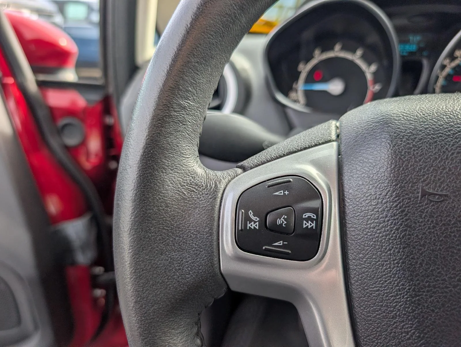 Used 2016  Ford SE image 11
