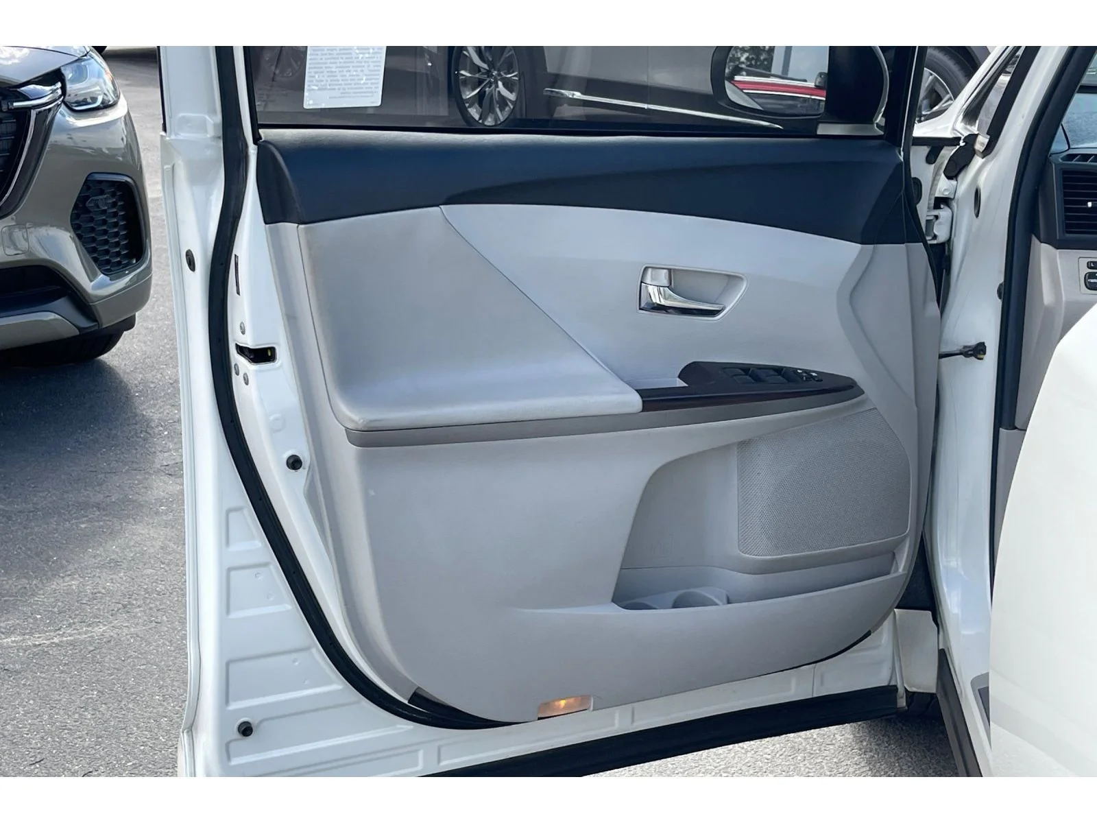 Used 2011 Blizzard Pearl Toyota Base image 12